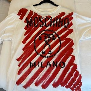 Moschino tshirt